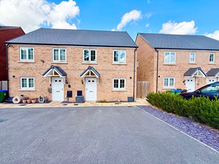 3 Bedroom Semi-Detached House For Sale In Merry Leys, Cheddington, LU7