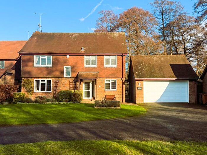 4 Bedroom Detached House For Sale In Millstream Rise, Romsey, Hampshire, SO51