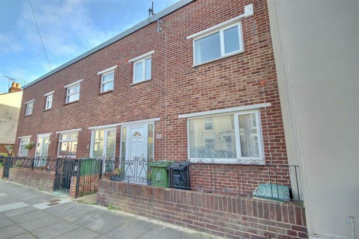 3 Bedroom Terraced House To Rent In Glencoe Road, Portsmouth, PO1