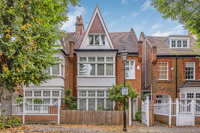 4 Bedroom Semi-Detached House To Rent In Abinger Road, London, W4