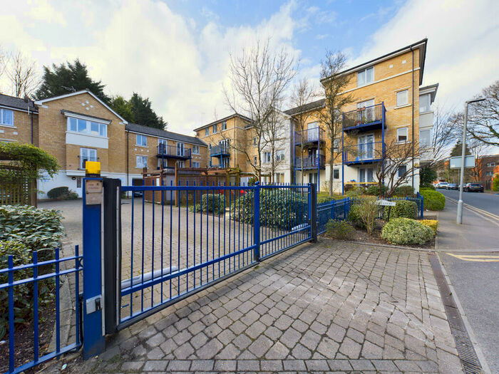 2 Bedroom Flat To Rent In Flat, Peddle Court, West End Road, High Wycombe, HP11