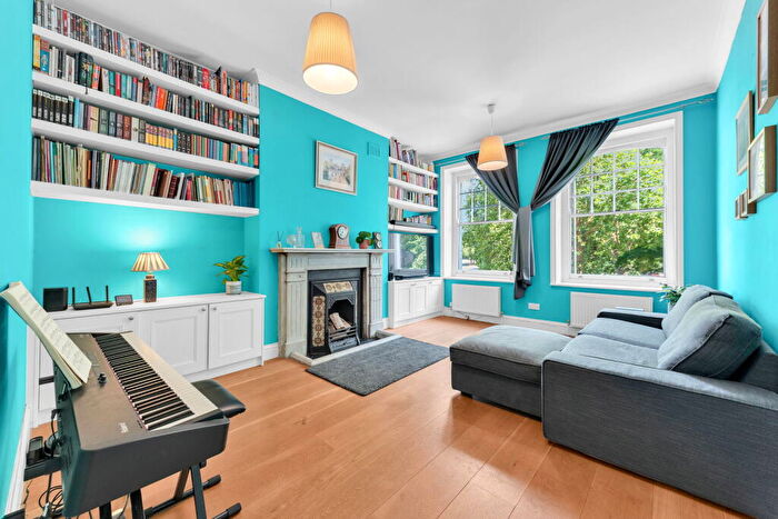 2 Bedroom Maisonette For Sale In Westcombe Hill, Blackheath, London, SE3