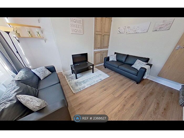4 Bedroom Terraced House To Rent In Beechwood Terrace, Leeds, LS4