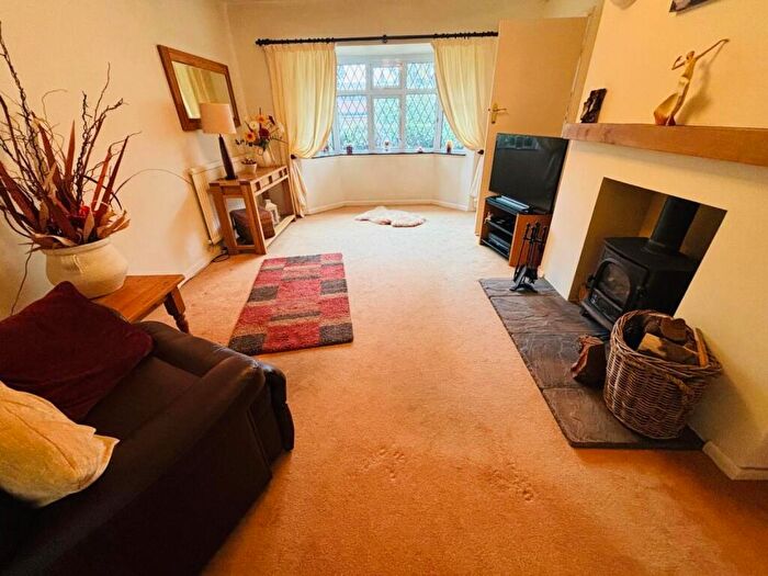 3 Bedroom Detached Bungalow For Sale In Lumbertubs Lane, Boothville, Northampton, NN3