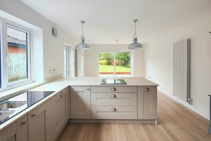 2 Bedroom Semi-Detached Bungalow For Sale In Dob Lane, Walmer Bridge, PR4