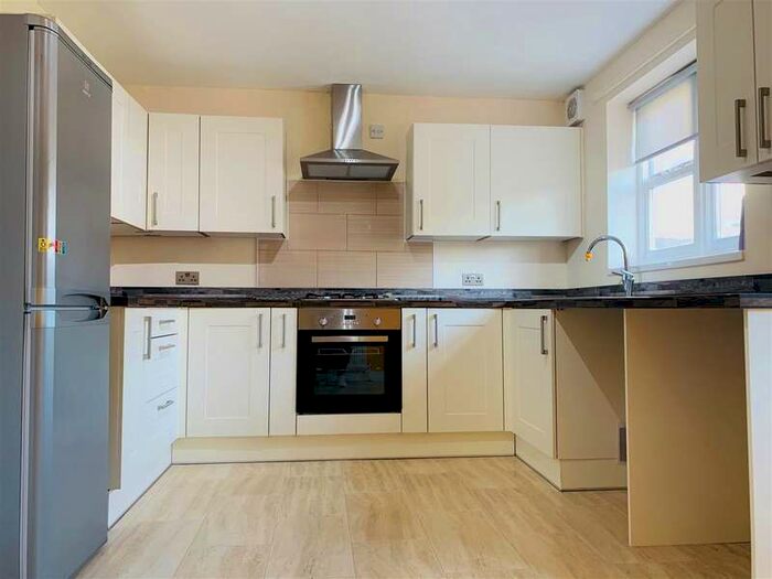 2 Bedroom Semi-Detached House To Rent In Hull Road, Hessle, HU13