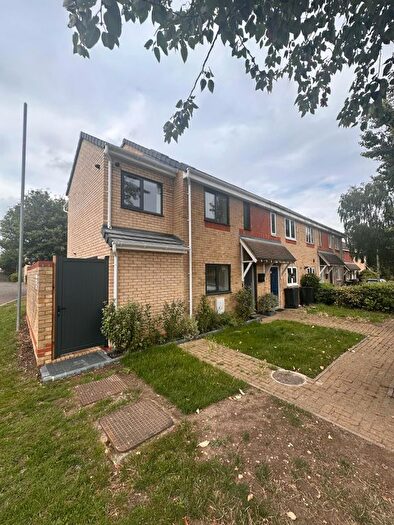 5 Bedroom Semi-Detached House To Rent In Fullwell Avenue, Ilford, IG6