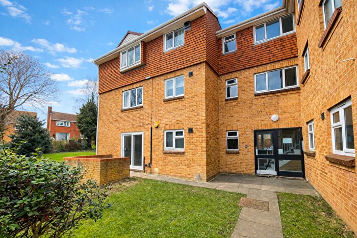 1 Bedroom Flat For Sale In Fallowfield, Sittingbourne, ME10