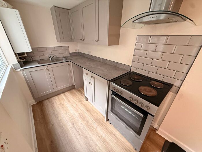 2 Bedroom Flat To Rent In Princes Road, Torquay, TQ1