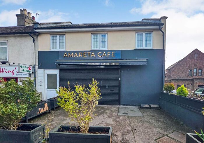 1 Bedroom Flat For Sale In B River View, Chadwell St. Mary, Grays, Essex, RM16