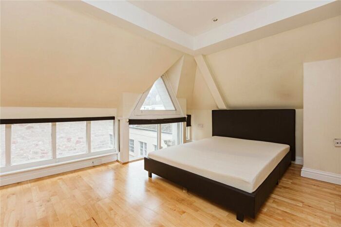 2 Bedroom Apartment To Rent In Orchard Lane, Bristol, BS1