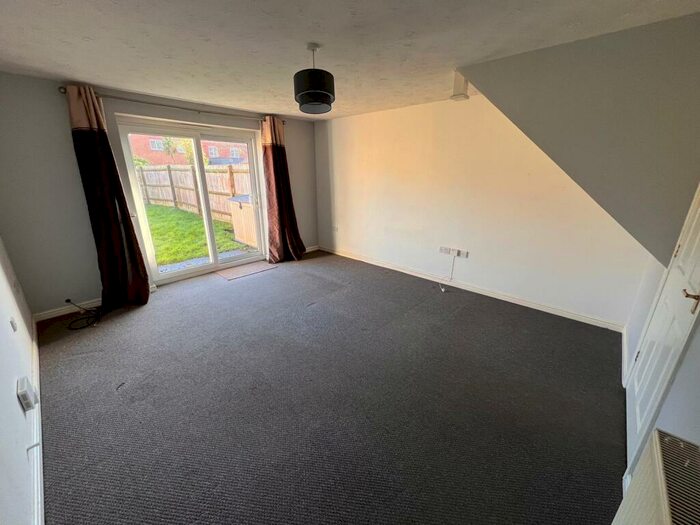 3 Bedroom Terraced House To Rent In Churnet Road, Hilton, DE65