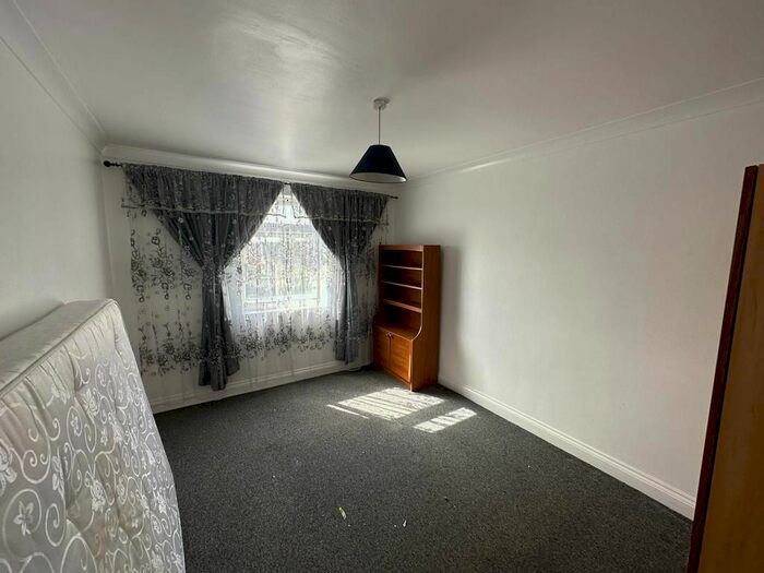 2 Bedroom Flat To Rent In Bounces Road, London, N9