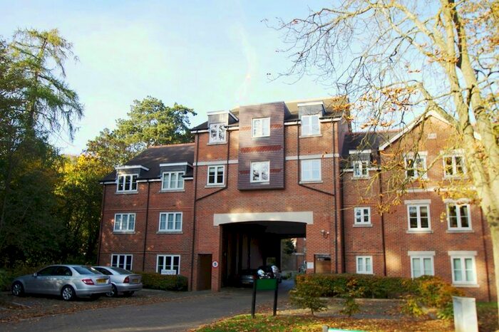 2 Bedroom Flat To Rent In Arden Court, Lockhart Road, Watford, WD17