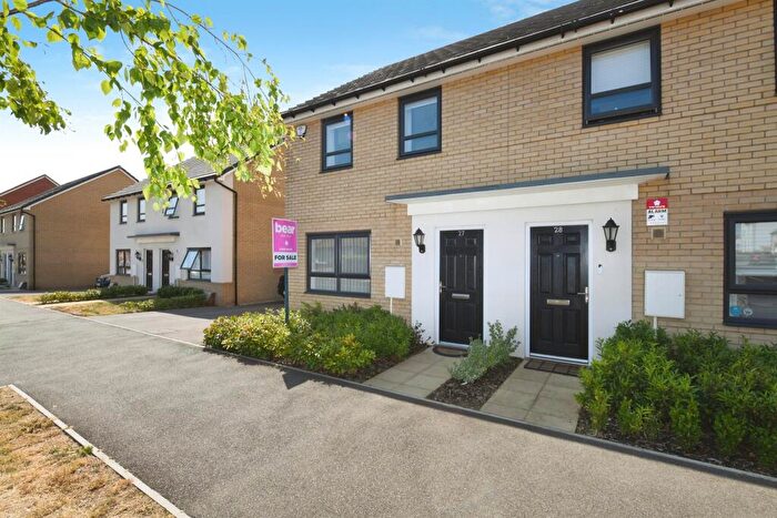 2 Bedroom Semi-Detached House For Sale In Malyons Lane, Hullbridge, Hockley, SS5