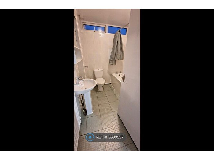 2 Bedroom Flat To Rent In Beckbury Road, Coventry, CV2