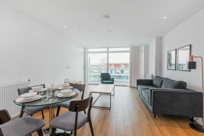 2 Bedroom Flat To Rent In Harrison Walk, East Greenwich, London, SE10