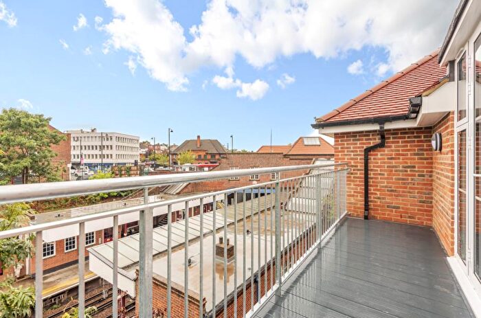 1 Bedroom Flat To Rent In Ferndown, Northwood Hills, HA6