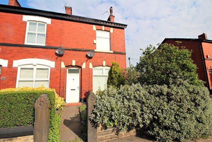 2 Bedroom Terraced House For Sale In Dumers Lane, Radcliffe, M26