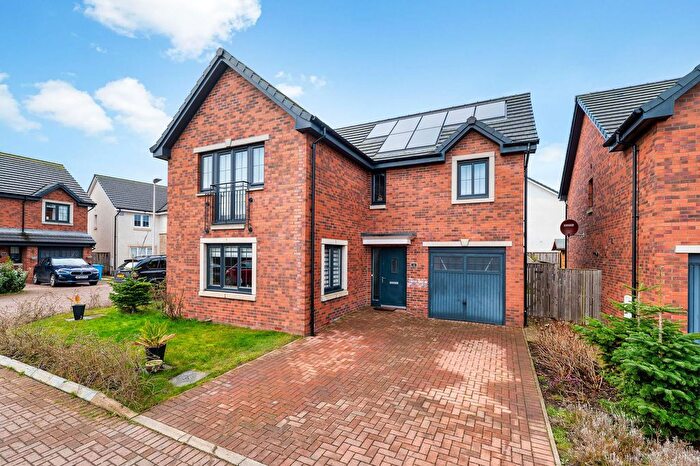 4 Bedroom Detached House For Sale In Lamond Crescent, Winchburgh, EH52