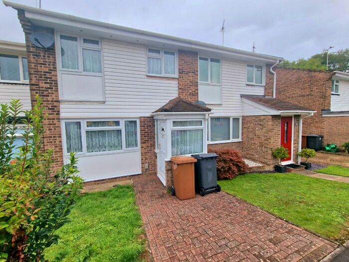 3 Bedroom House To Rent In Ashdown Way, Romsey, SO51