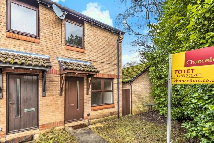 2 Bedroom End Of Terrace House To Rent In Hedgerley Court, Woking, GU21