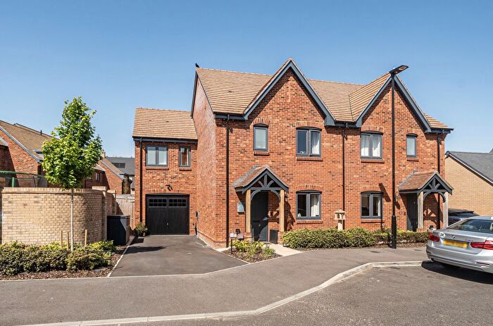 4 Bedroom Semi Detached House For Sale In Belvedere Way, North Stoneham, Hampshire, SO50