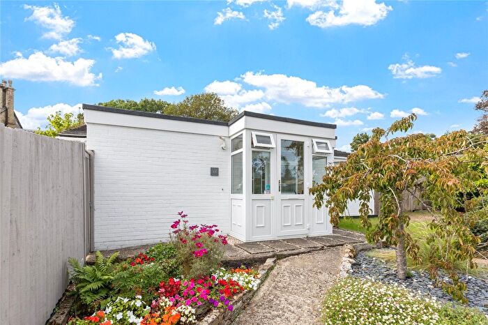 2 Bedroom Bungalow For Sale In Heathfield Park, Midhurst, West Sussex, GU29