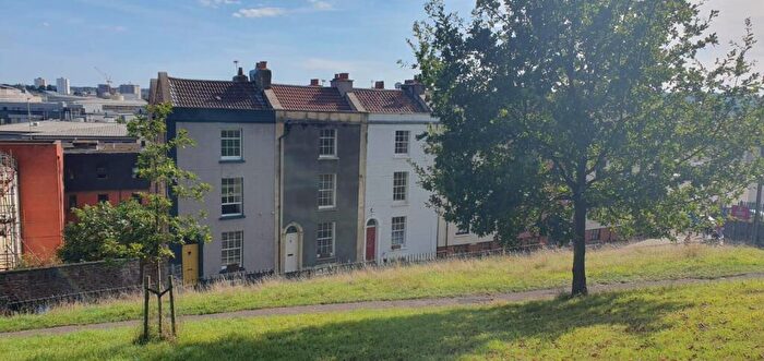 6 Bedroom Terraced House To Rent In Queens Parade, Bristol, BS1