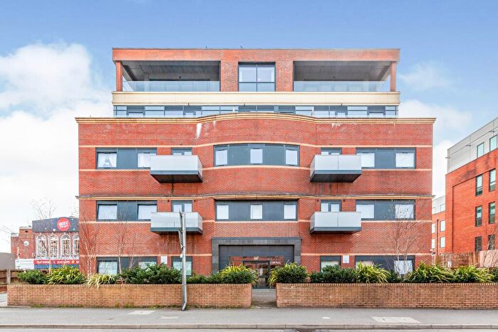 1 Bedroom Apartment To Rent In Bath Road, Slough, SL1