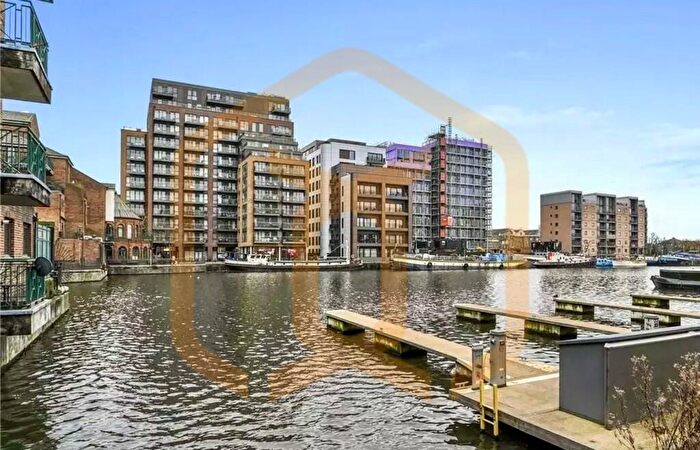 1 Bedroom Apartment To Rent In Dock East, Selsdon Way, Canary Wharf, E14