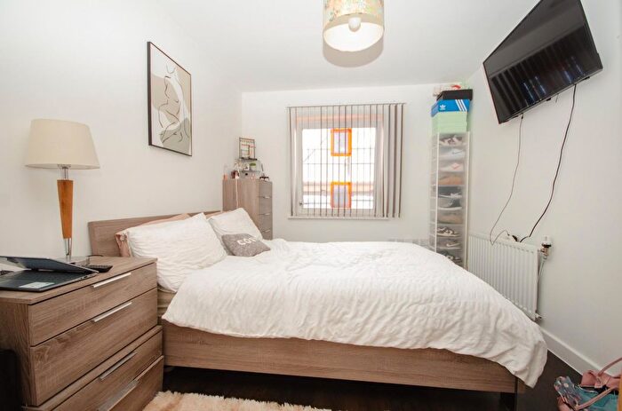 2 Bedroom Flat For Sale In Denyer Walk, Southampton, SO19