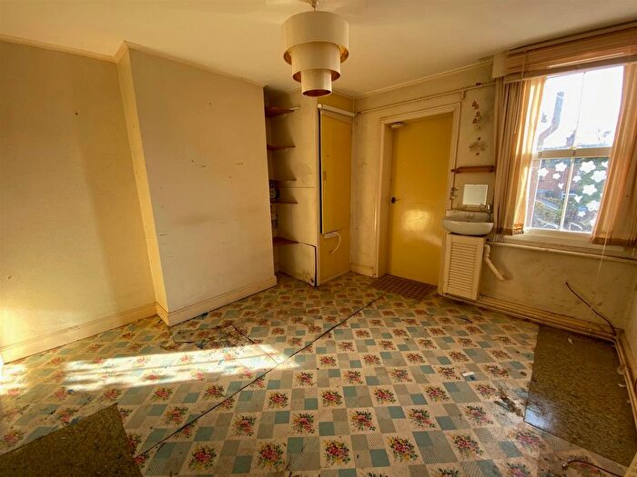 2 Bedroom End Of Terrace House For Sale In Dukes Way, Malvern, WR14