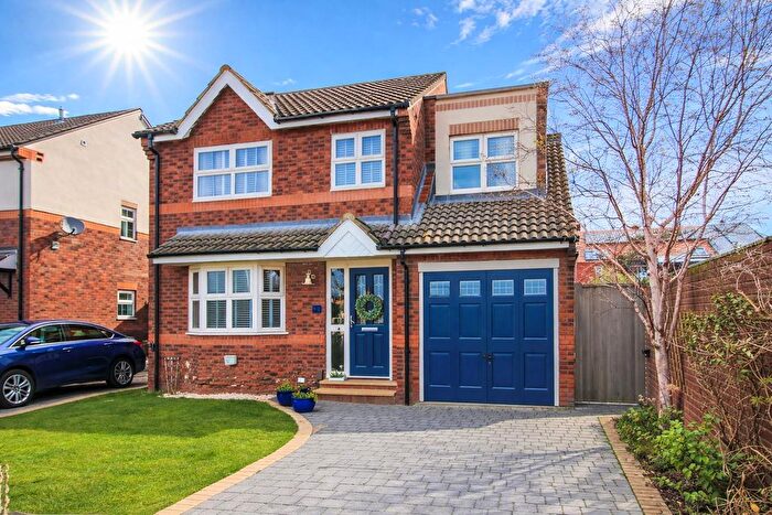 3 Bedroom Detached House For Sale In Headlands Walk, Ossett, WF5