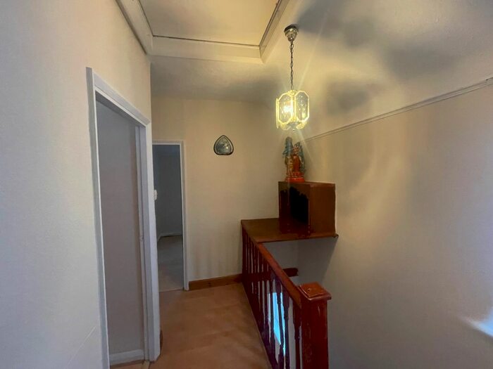 3 Bedroom Terraced House To Rent In Capthorne Avenue, Harrow, Greater London, HA2