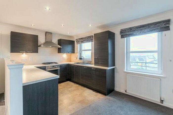 2 Bedroom Flat To Rent In Bughtlin Market, Edinburgh, EH12