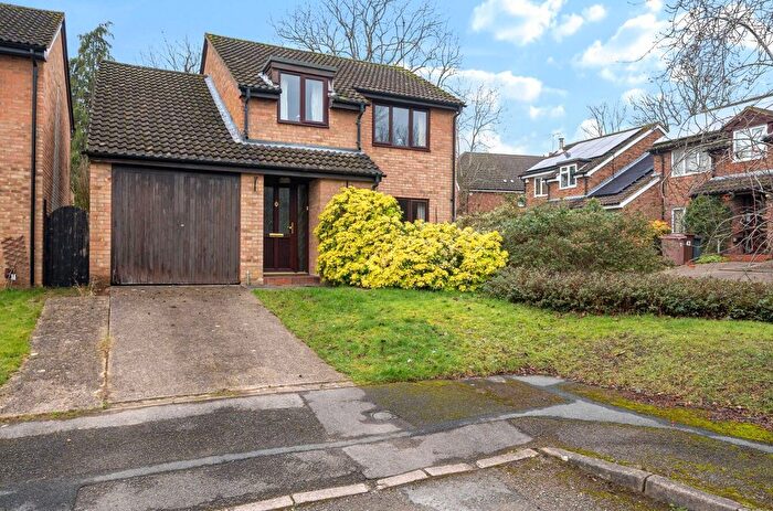 4 Bedroom Detached House For Sale In Willowside, Woodley, Reading, RG5