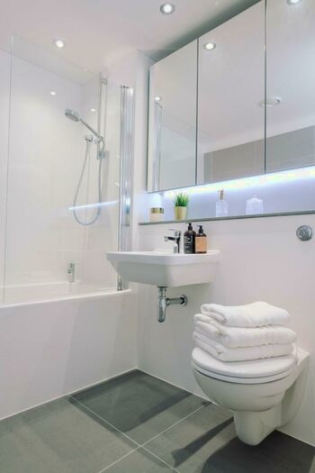 2 Bedroom Apartment To Rent In The Filaments, Salford Salford, M3