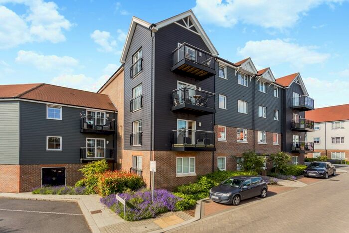 2 Bedroom Flat To Rent In Eden Road, Dunton Green, Sevenoaks, TN14