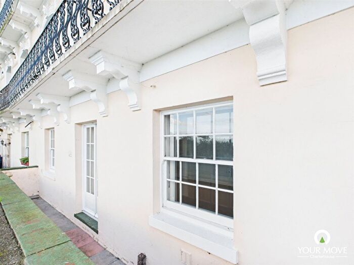 1 Bedroom Flat For Sale In Royal Crescent, Margate, Kent, CT9