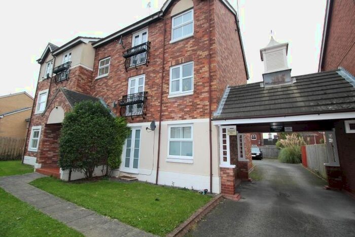 2 Bedroom Flat To Rent In Mallyan Close, Howdale Road, Hull, HU8