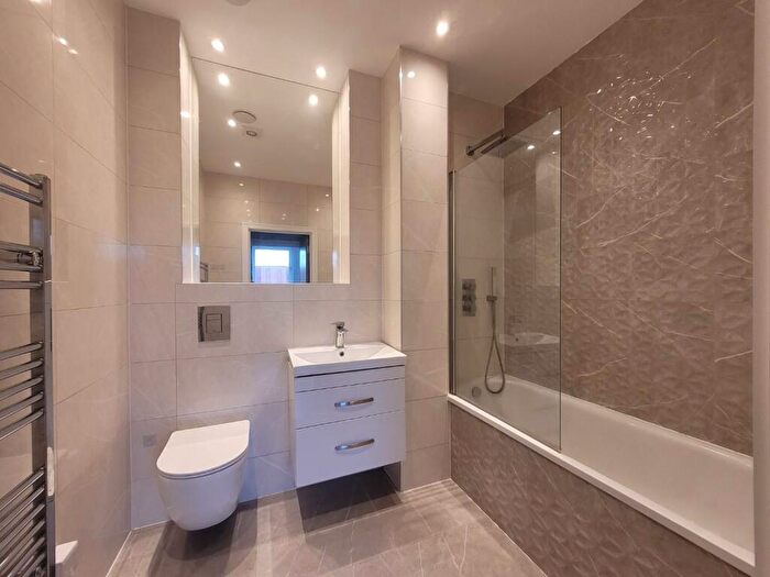 2 Bedroom Apartment To Rent In Abington Street, Abington, Northampton, NN1