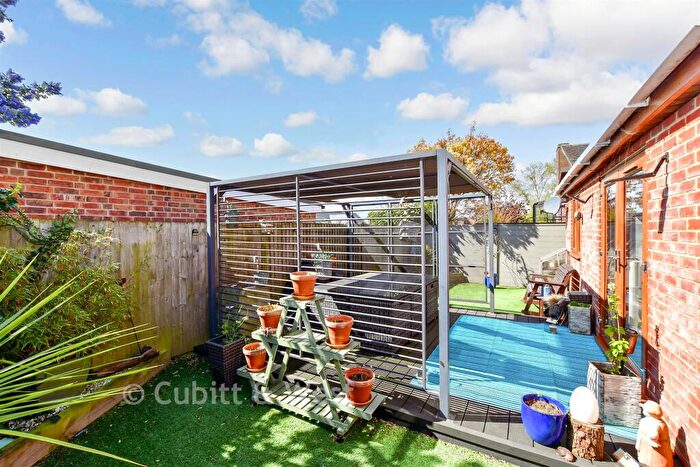 1 Bedroom Detached Bungalow For Sale In Main Road, Southbourne, Emsworth, Hampshire, PO10