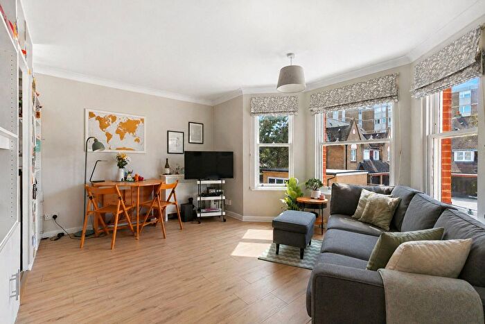 1 Bedroom Flat To Rent In Trinity Road, SW18