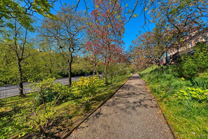 3 Bedroom Apartment For Sale In Kirklee Terrace, Kirklee, Glasgow, G12