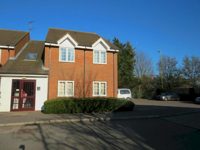 1 Bedroom Flat To Rent In Ryder Close, Hertford SG13