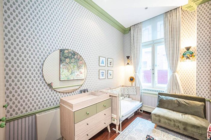 2 Bedroom Flat For Sale In Grosvenor House, Hampstead, London, NW3