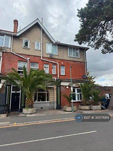 2 Bedroom Flat To Rent In Poole Road, Bournemouth, BH4