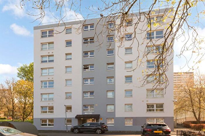 2 Bedroom Flat To Rent In Broomhill Path, Broomhill, G11