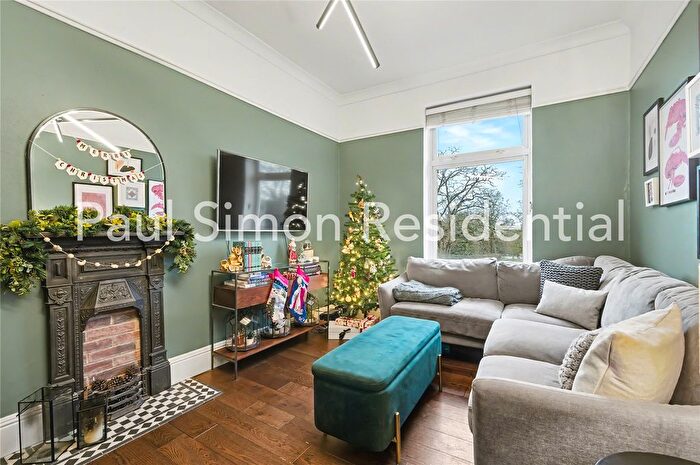 2 Bedroom Property For Sale In St Michael's Terrace, Wood Green, London, N22